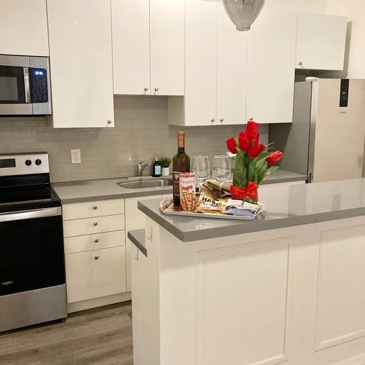 1649 Bloor Street West - Photo 5 of 21