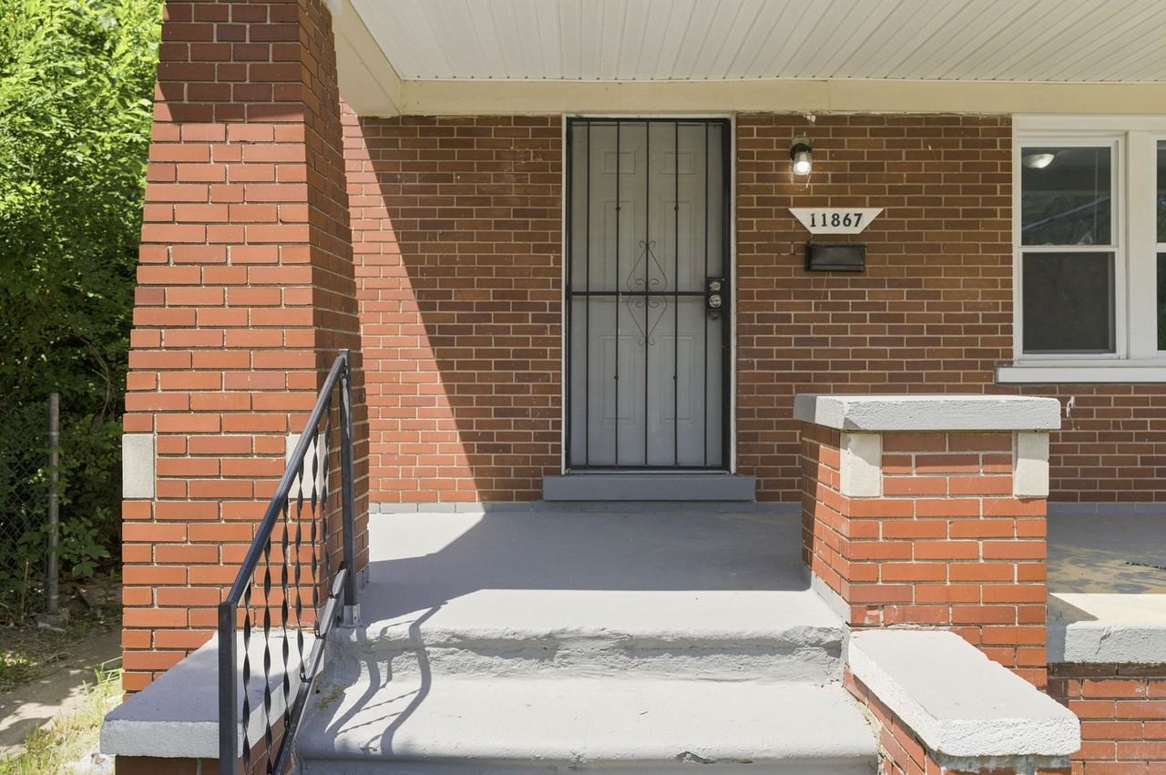 11867 Elmdale St #1 - Photo 6 of 31