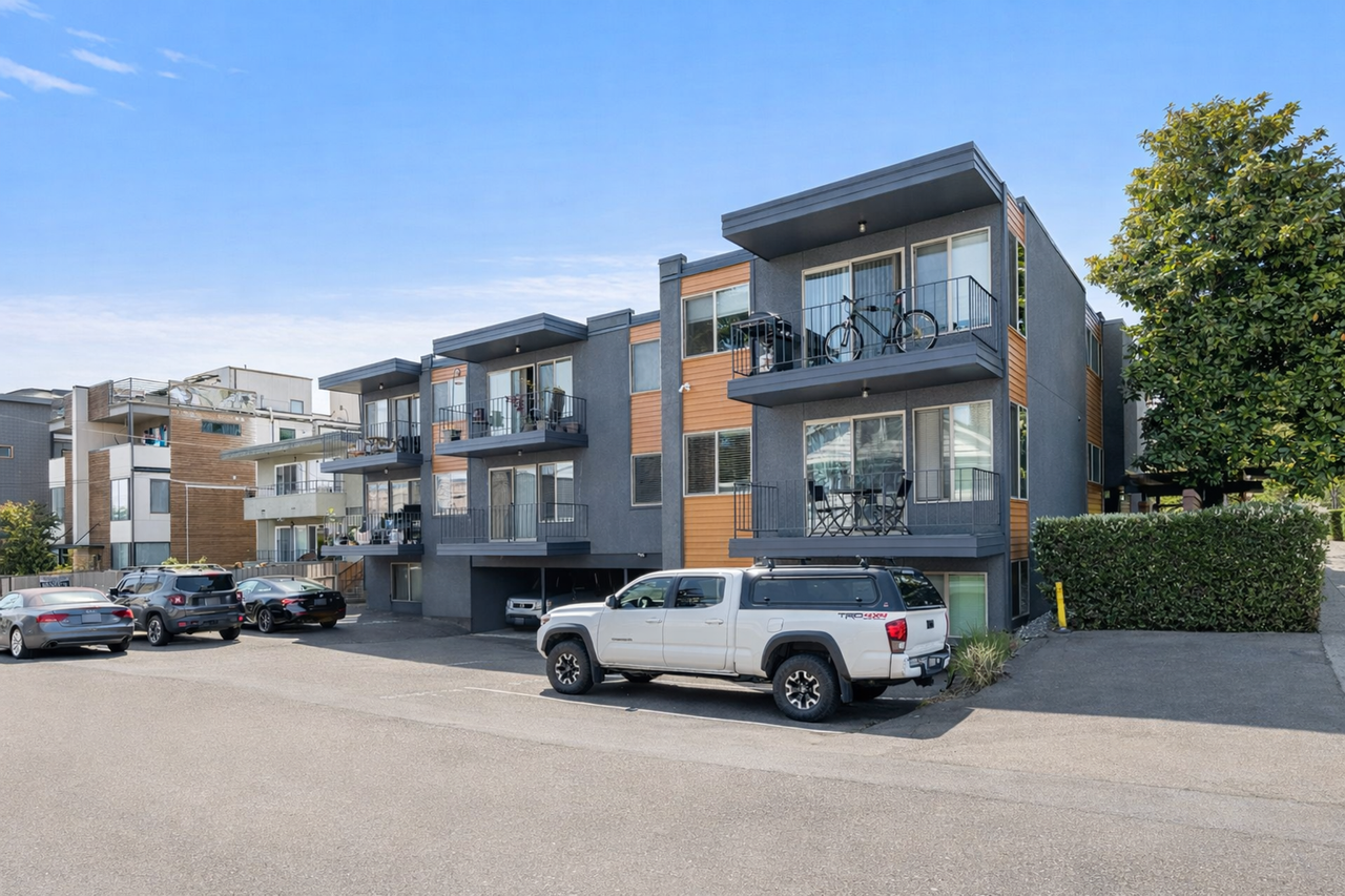 Carmel Apartments - Photo 3 of 5