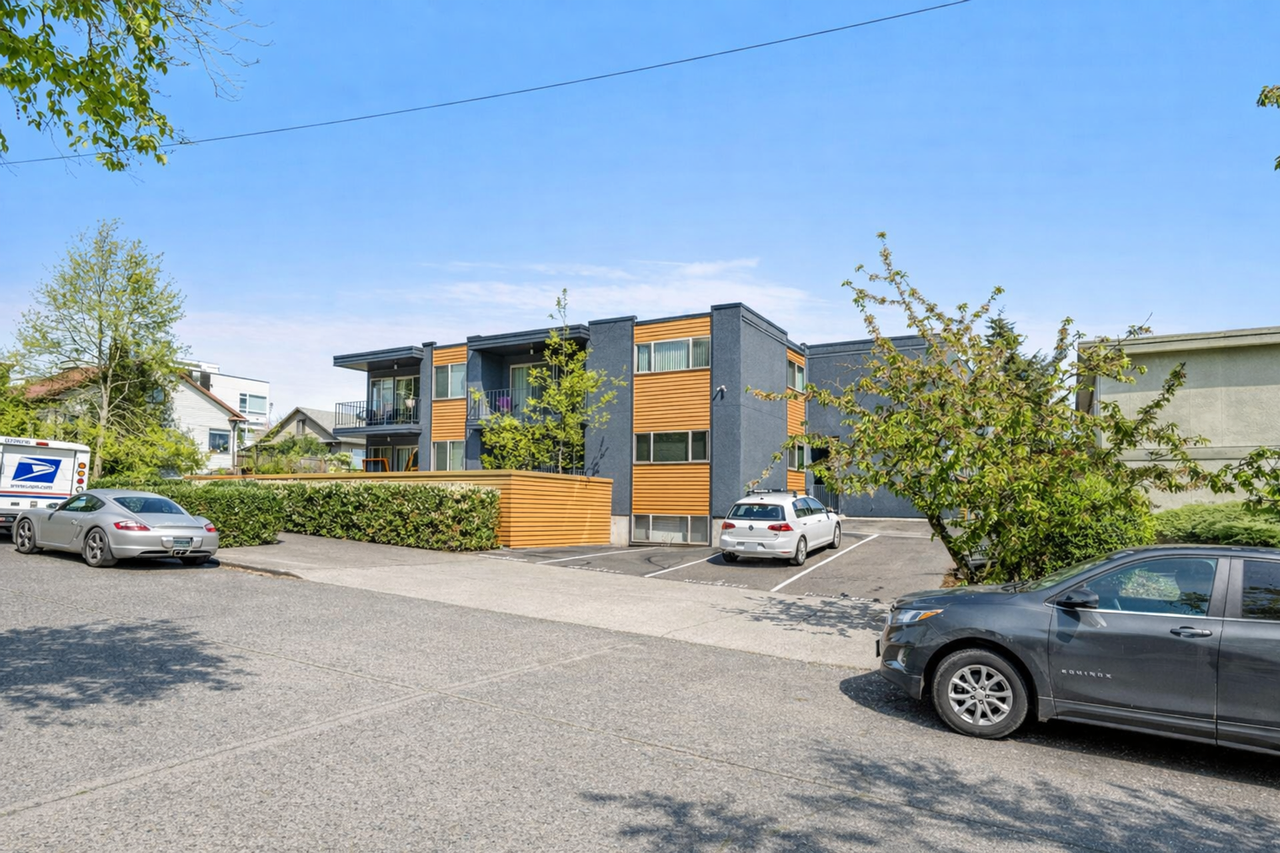 Carmel Apartments - Photo 4 of 5