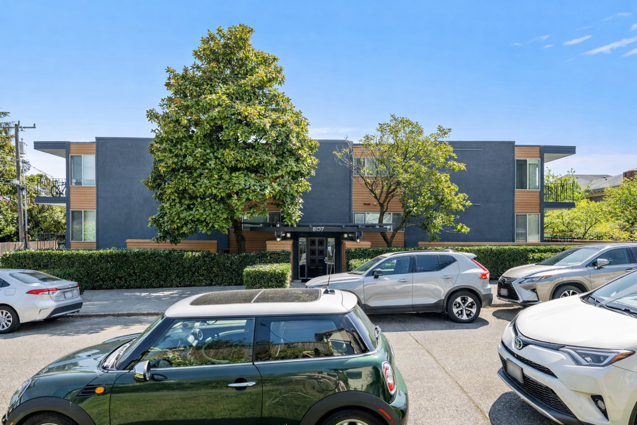 Carmel Apartments - Photo 5 of 5