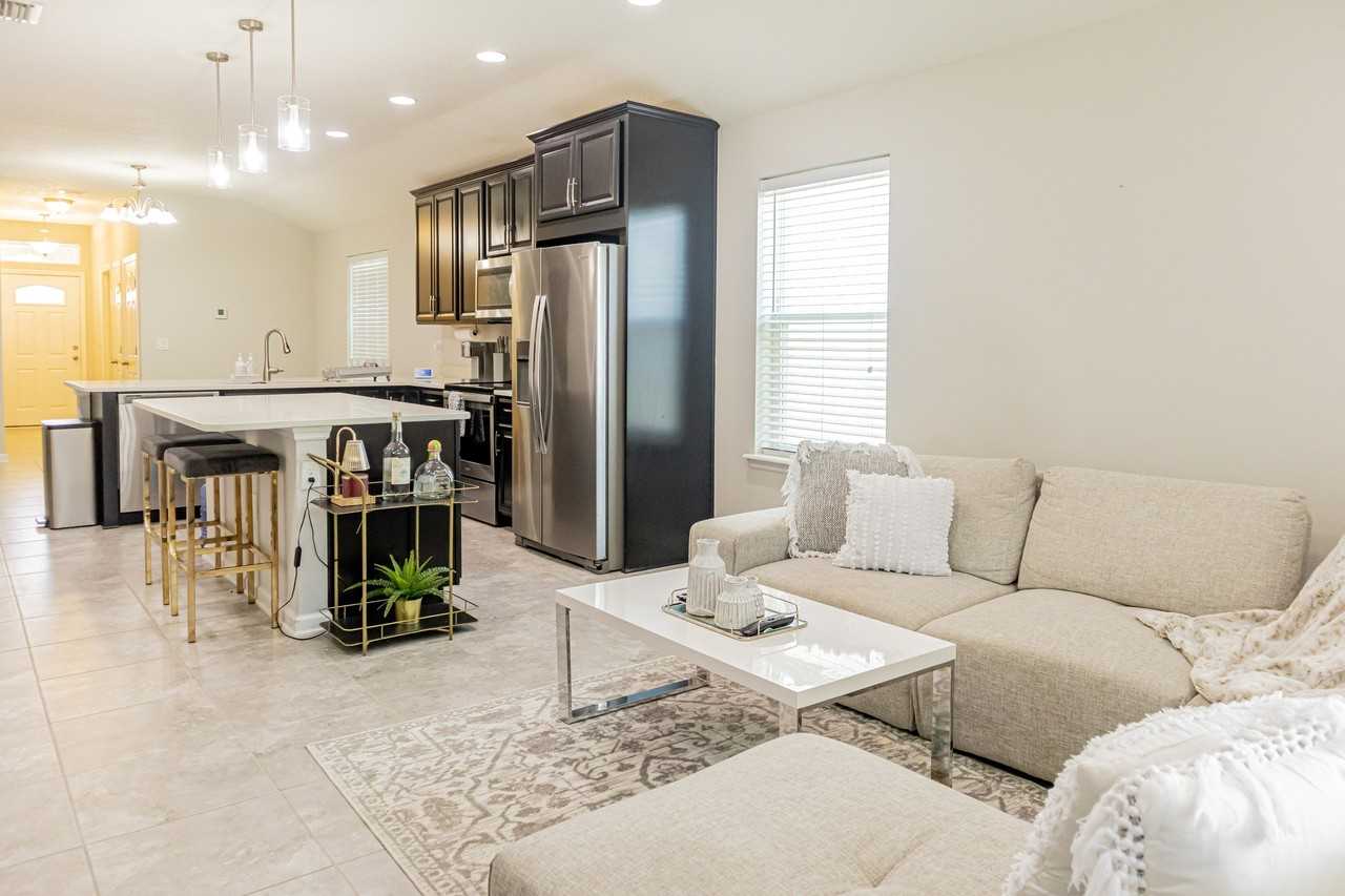 7112 Emsley Cir #1 - Photo 3 of 11