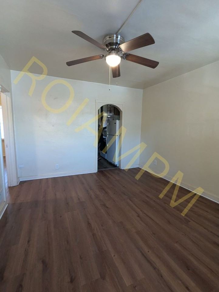 247 Idaho Street East - Photo 7 of 11