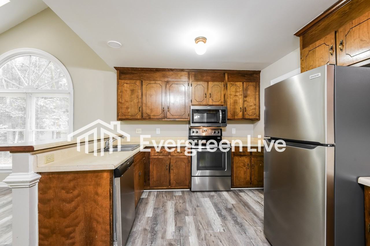 5908 Gates Mill Pl - Photo 4 of 15