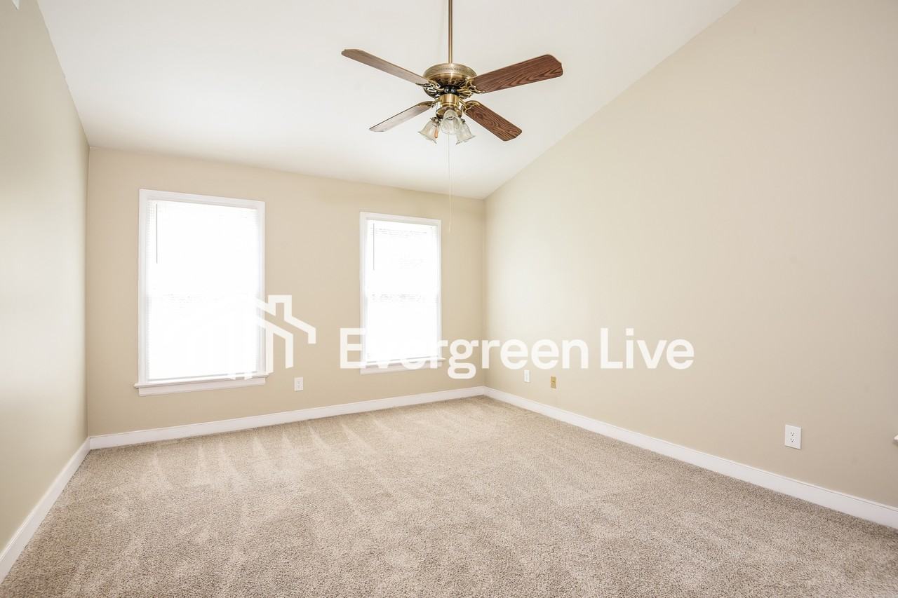 5908 Gates Mill Pl - Photo 5 of 15