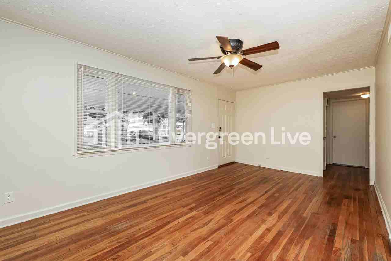 5338 Rawlings Dr - Photo 4 of 15