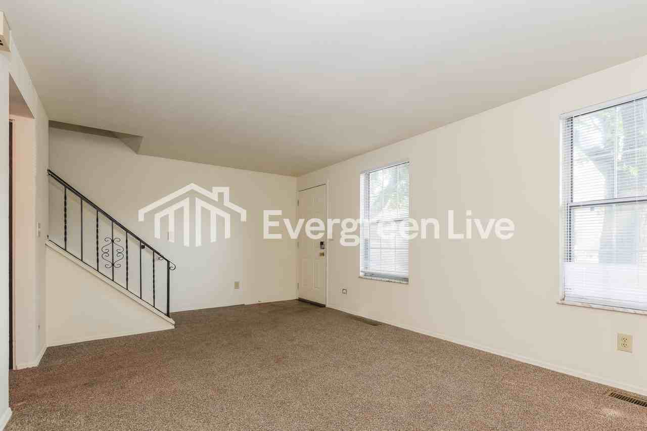 8033 Mount Everest St - Photo 5 of 17