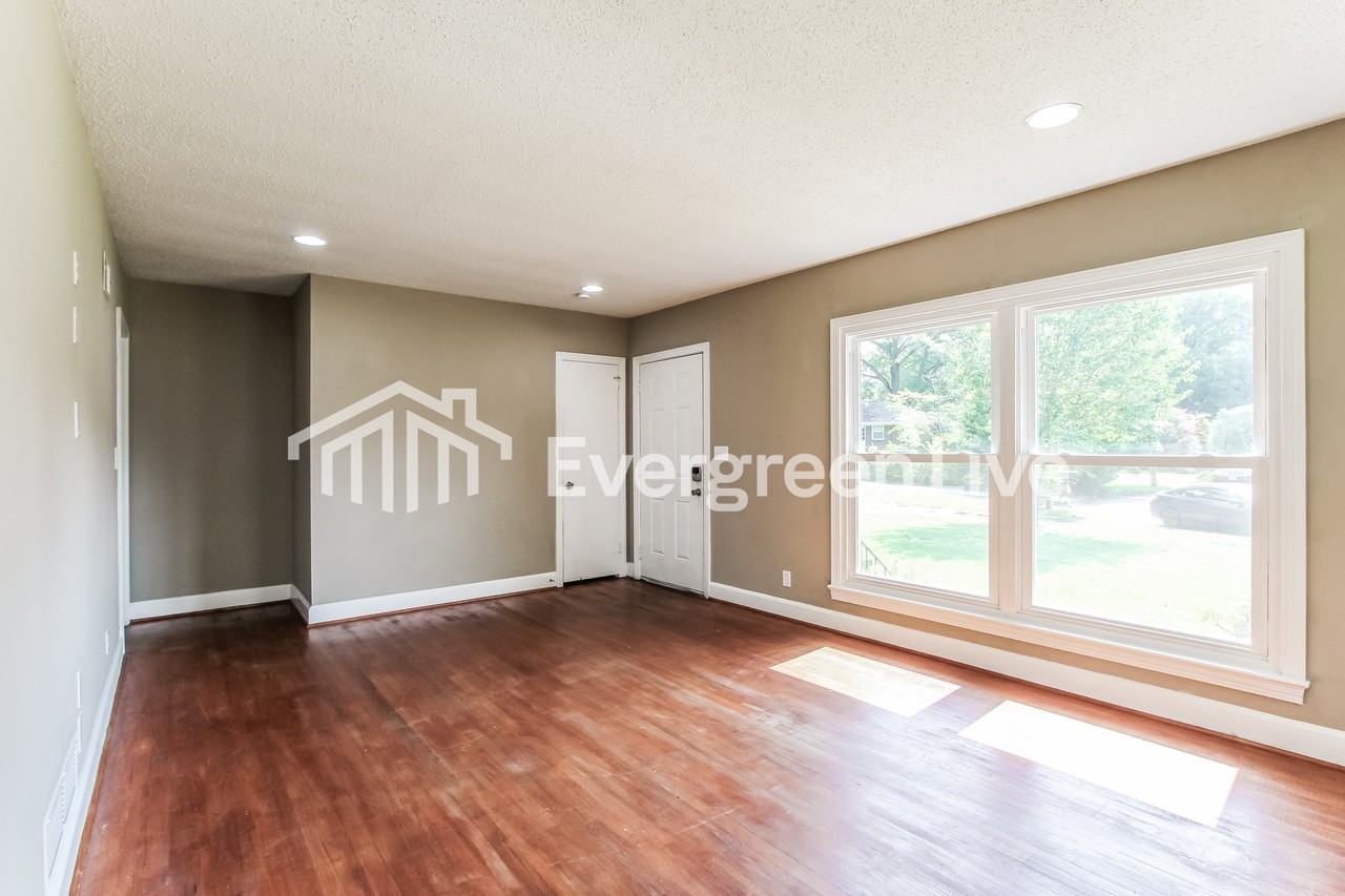 12 Fairway Dr - Photo 3 of 15