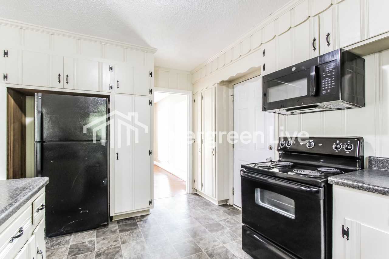 12 Fairway Dr - Photo 5 of 15