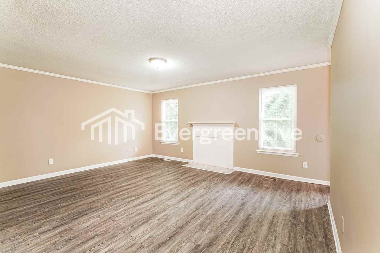 4237 Waylon Dr - Photo 4 of 15