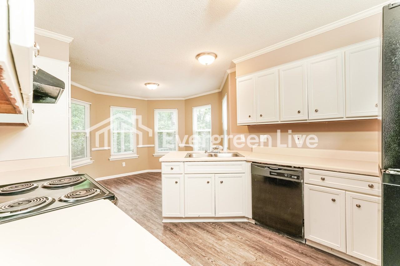 4237 Waylon Dr - Photo 5 of 15