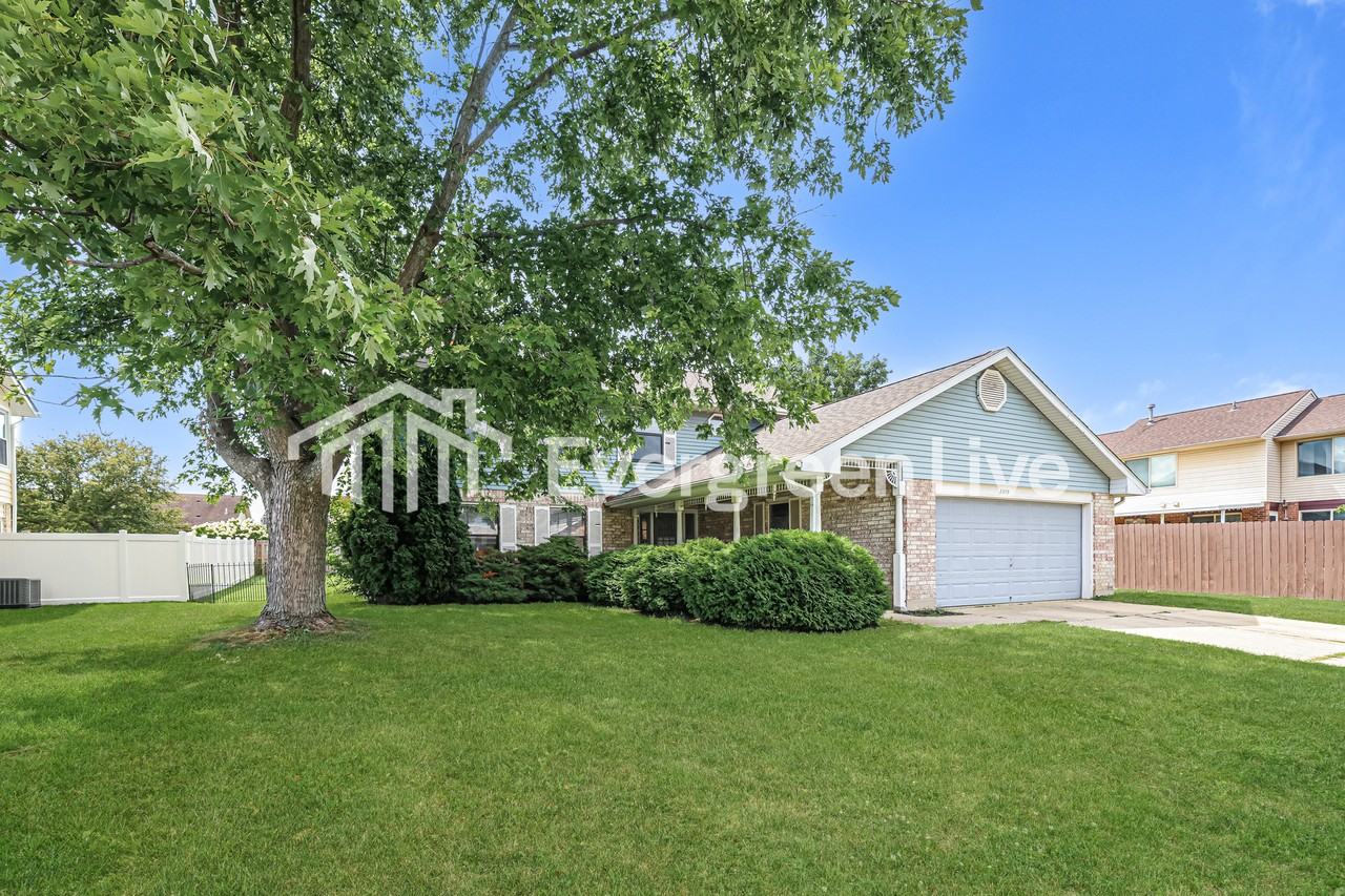 8979 Trowbridge Way - Photo 2 of 15