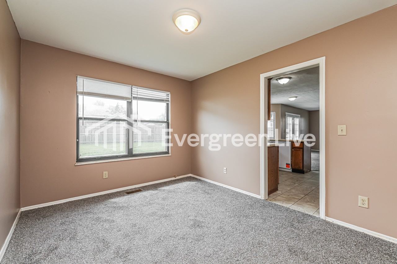 8979 Trowbridge Way - Photo 5 of 15