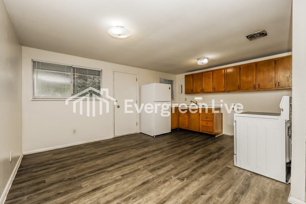 6854 Hubbard Dr - Photo 3 of 15