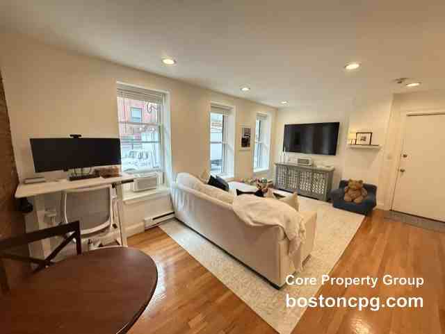 8 Battery St #4 - Photo 2 of 12