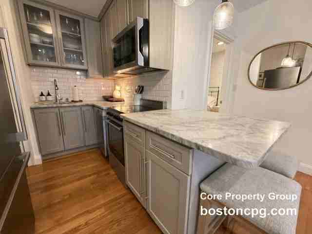 8 Battery St #4 - Photo 5 of 12