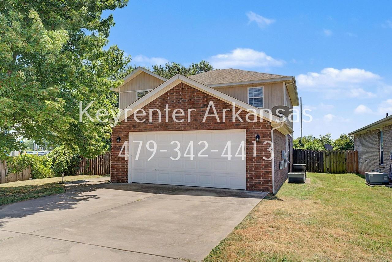 3705 Sw Hansom Loop - Photo 2 of 22