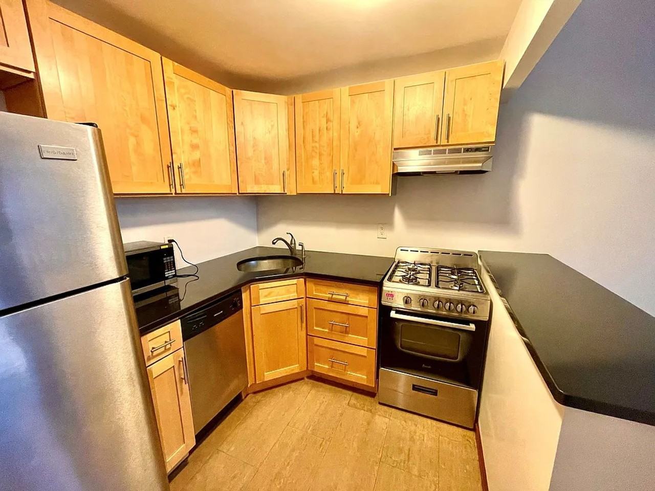 577 Warren LLC - Photo 2 of 15