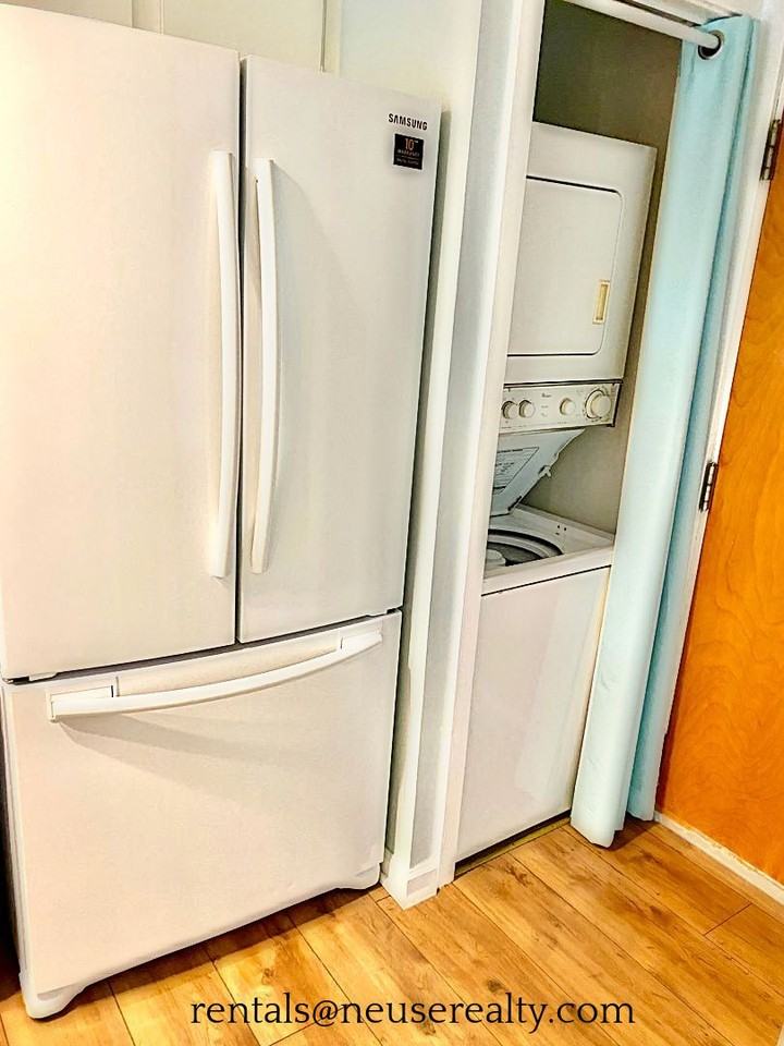 6112 Harbourside Dr - Photo 4 of 13