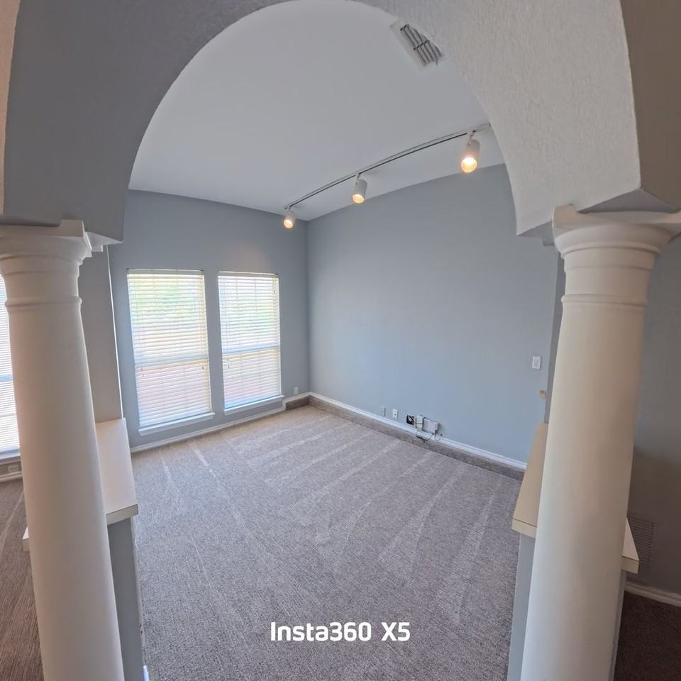 1209 Montclair Dr - Photo 4 of 28