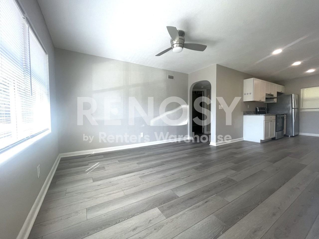 310 S Arcturas Ave - Photo 3 of 15