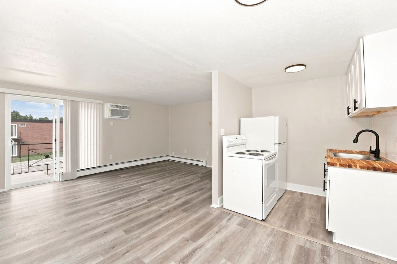 4211 W. 20th Street - Photo 2 of 15