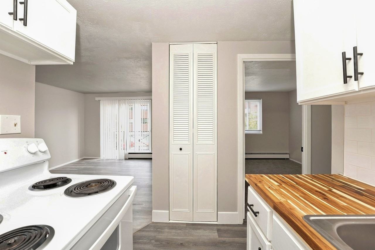 4211 W. 20th Street - Photo 4 of 15