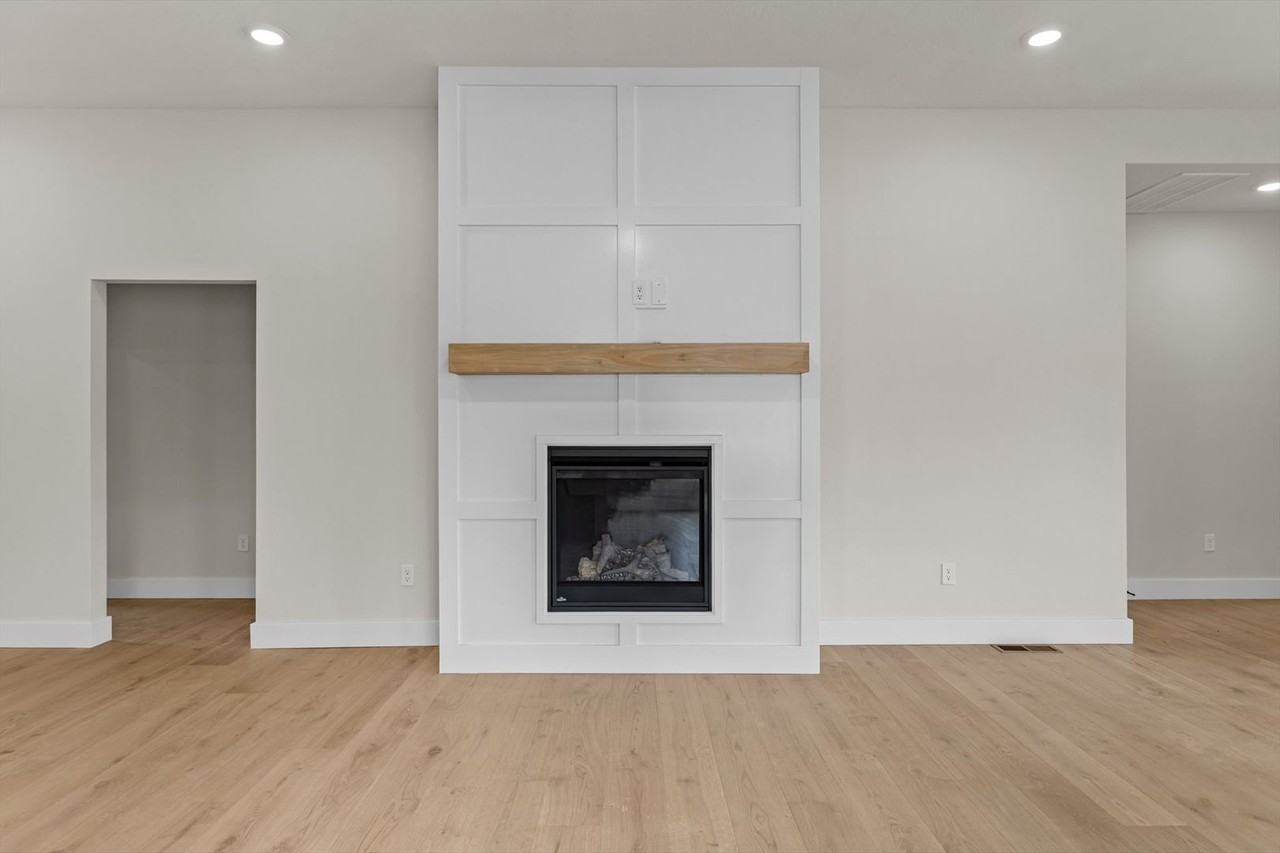 702 S Thornridge Dr - Photo 5 of 19