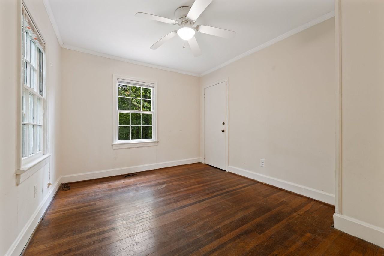 1208 Hillview Rd - Photo 5 of 16