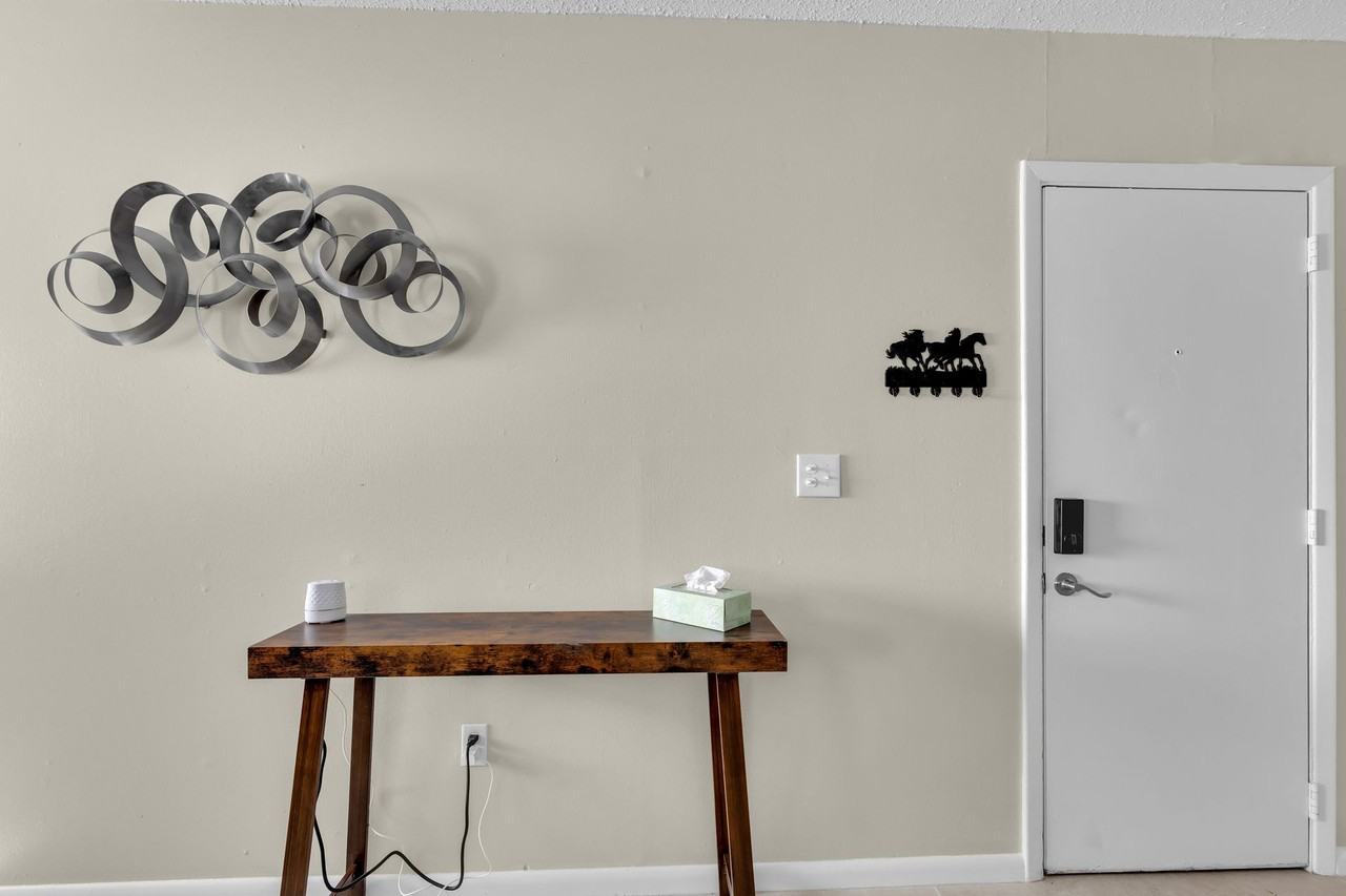 Lindsey Apartments - Photo 5 of 15