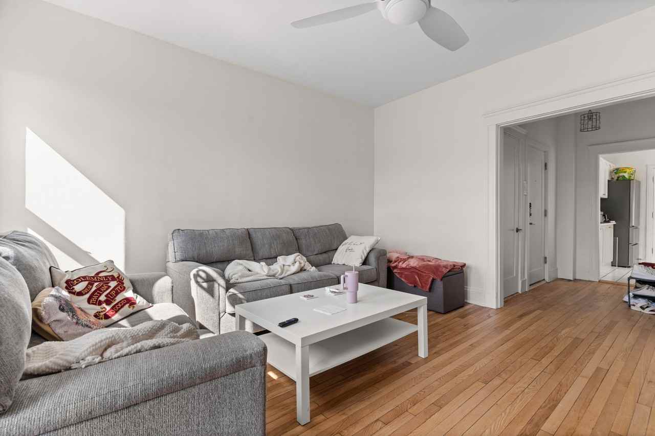325 Summit Ave #402 - Photo 5 of 17