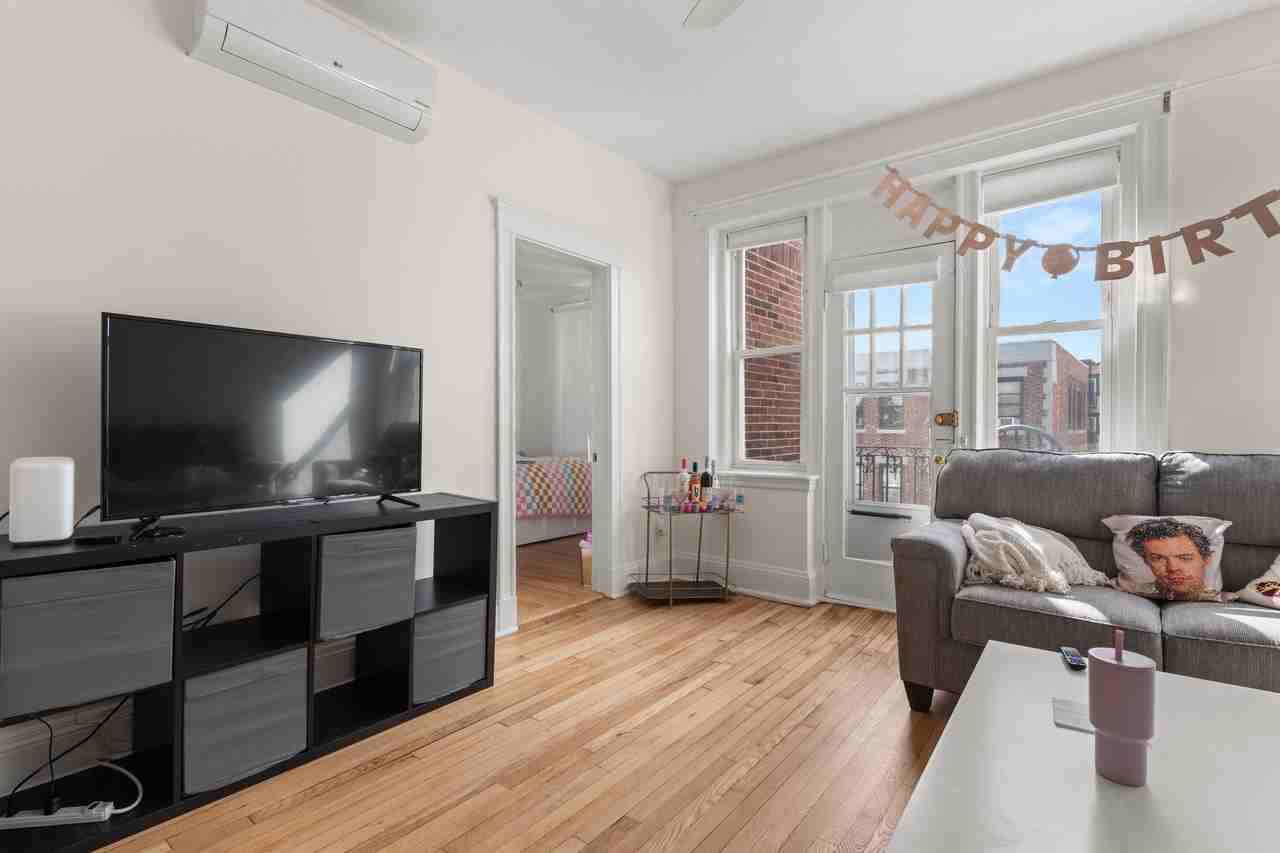 325 Summit Ave #402 - Photo 6 of 17