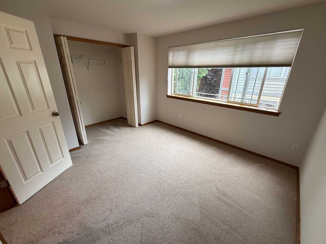 939 N 105th St #D - Photo 5 of 13