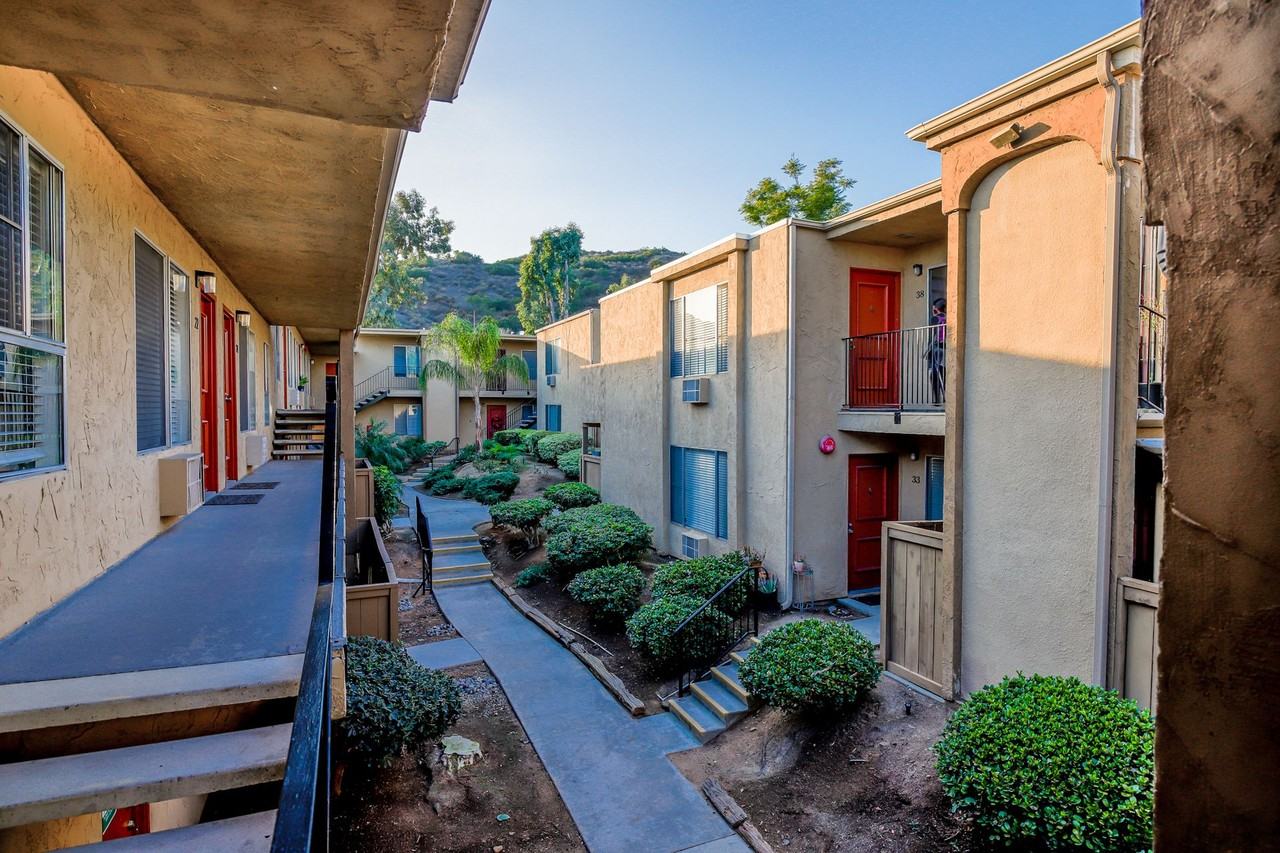 Parkview Poway Apartments - Photo 7 of 16
