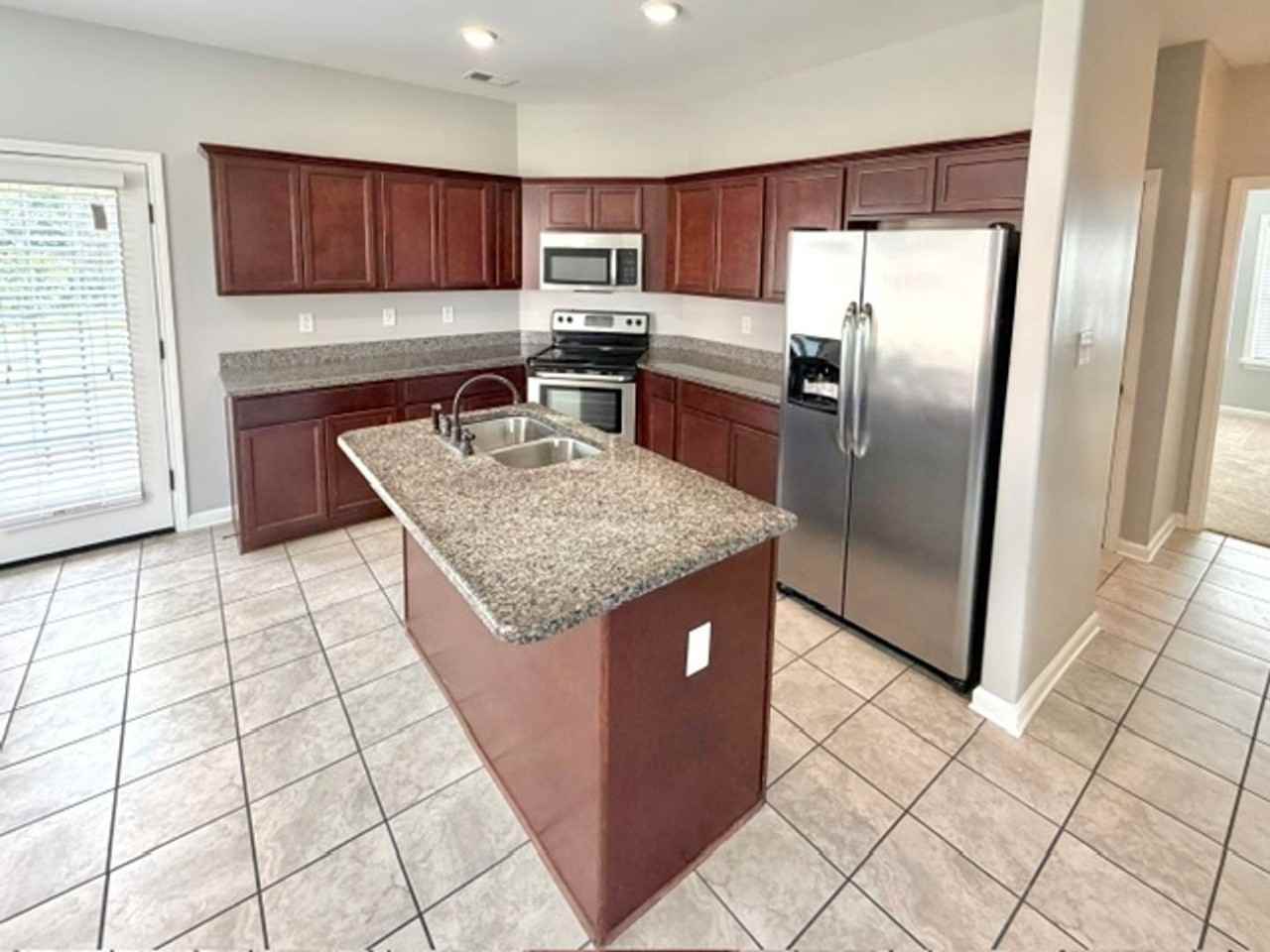 150 Clay Hill Dr - Photo 3 of 12