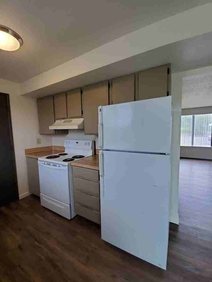 1004 S Zillah Ct #B - Photo 4 of 10