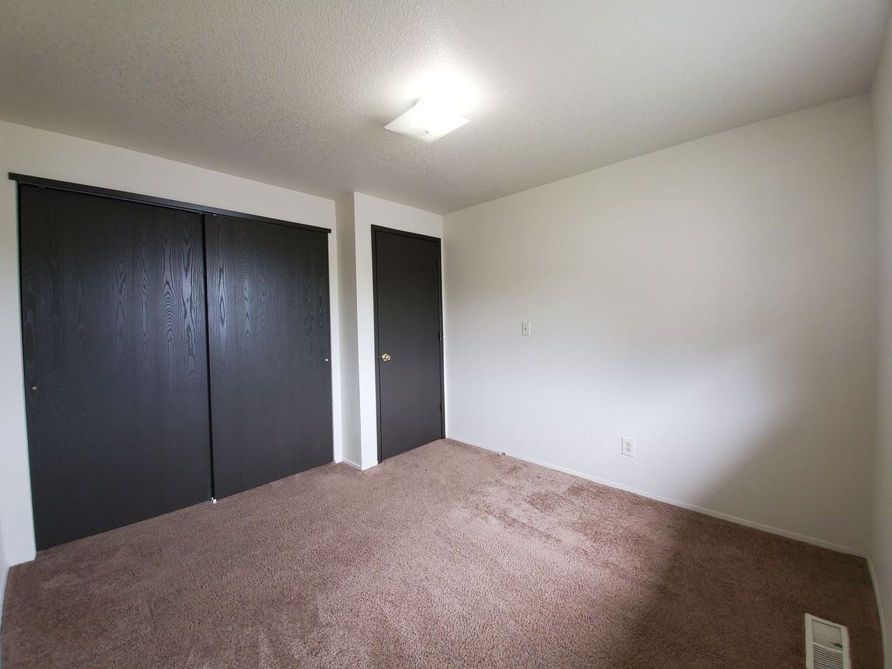 1004 S Zillah Ct #B - Photo 7 of 10