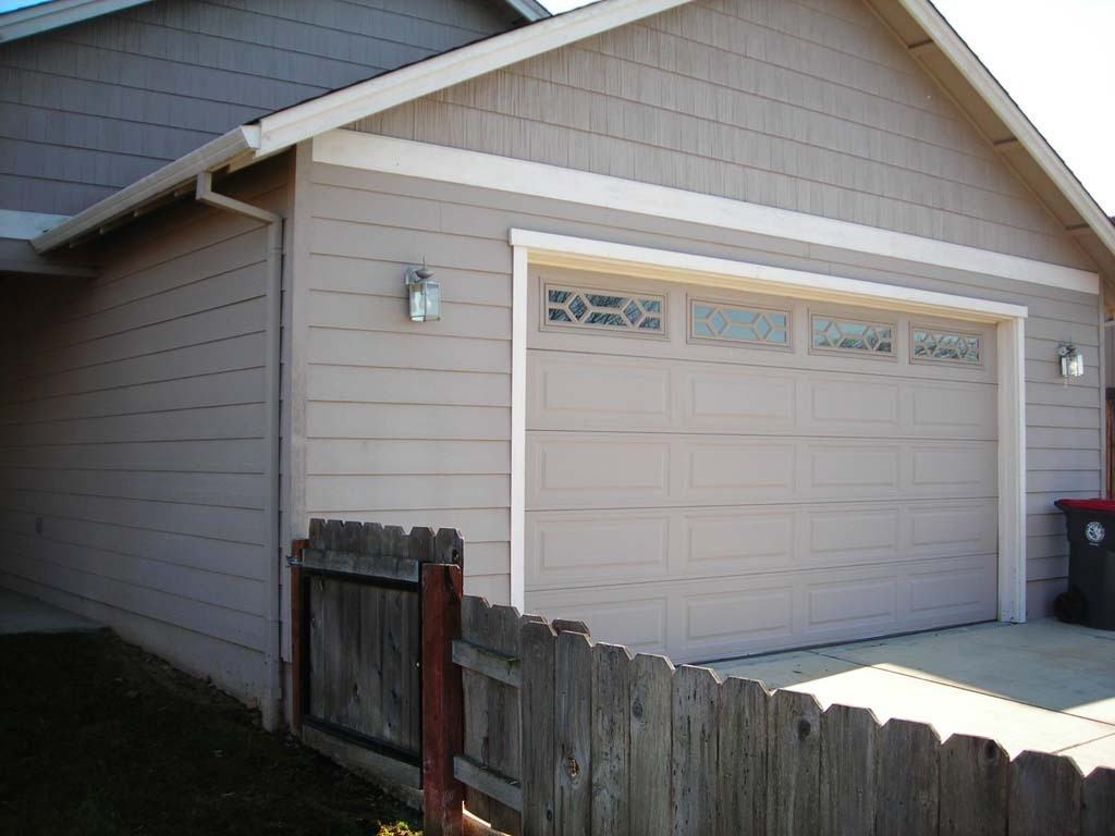 820 Isherwood Dr - Photo 3 of 11