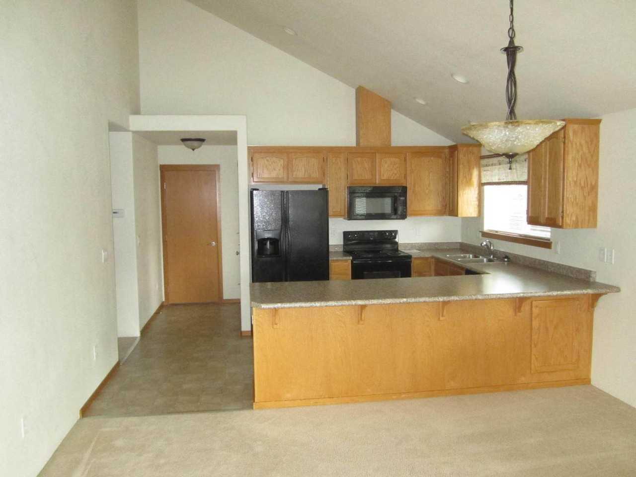820 Isherwood Dr - Photo 5 of 11