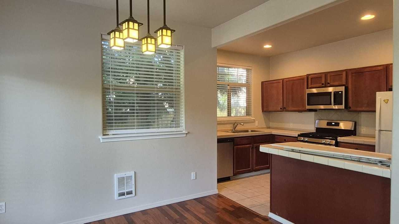 1311 Sw Edgefield Meadows Ct - Photo 3 of 21