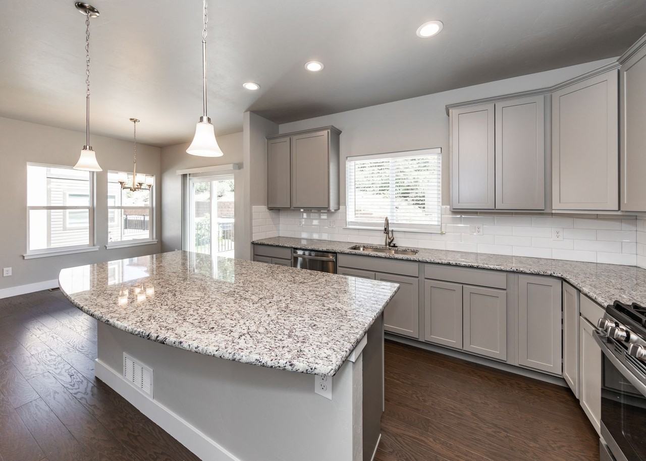 5389 Sky Top Ln - Photo 6 of 38