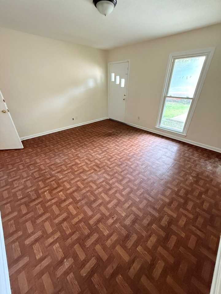 3205 42nd Ave - Photo 3 of 10