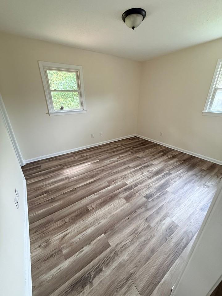 3205 42nd Ave - Photo 7 of 10
