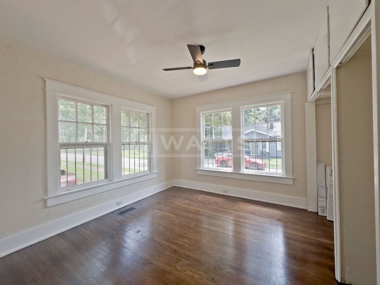 5816 2nd Ave N - Photo 4 of 6