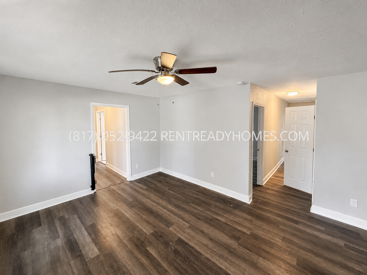 1621 Locust St - Photo 3 of 22