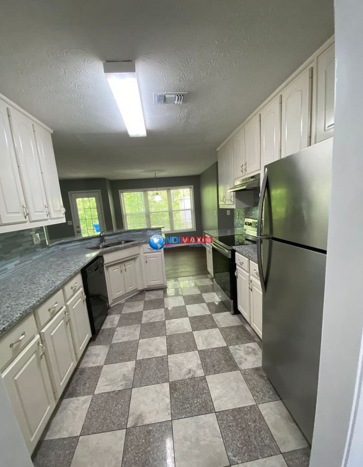 705 Simon Ive Dr - Photo 5 of 16
