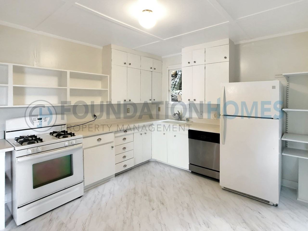 428 Napa St - Photo 6 of 15