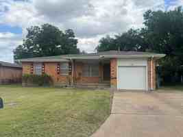 featured image of 4512 Nw Cheyenne Ave