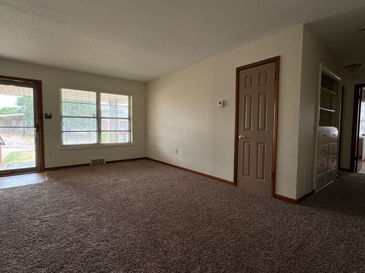 4512 Nw Cheyenne Ave - Photo 3 of 13