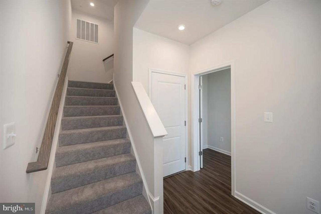 255 Aspen Rd - Photo 3 of 27